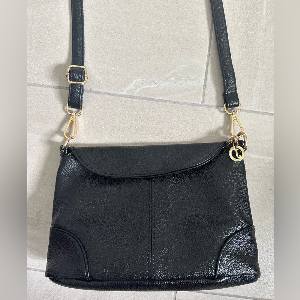 Black faux peddle leather crossbody
